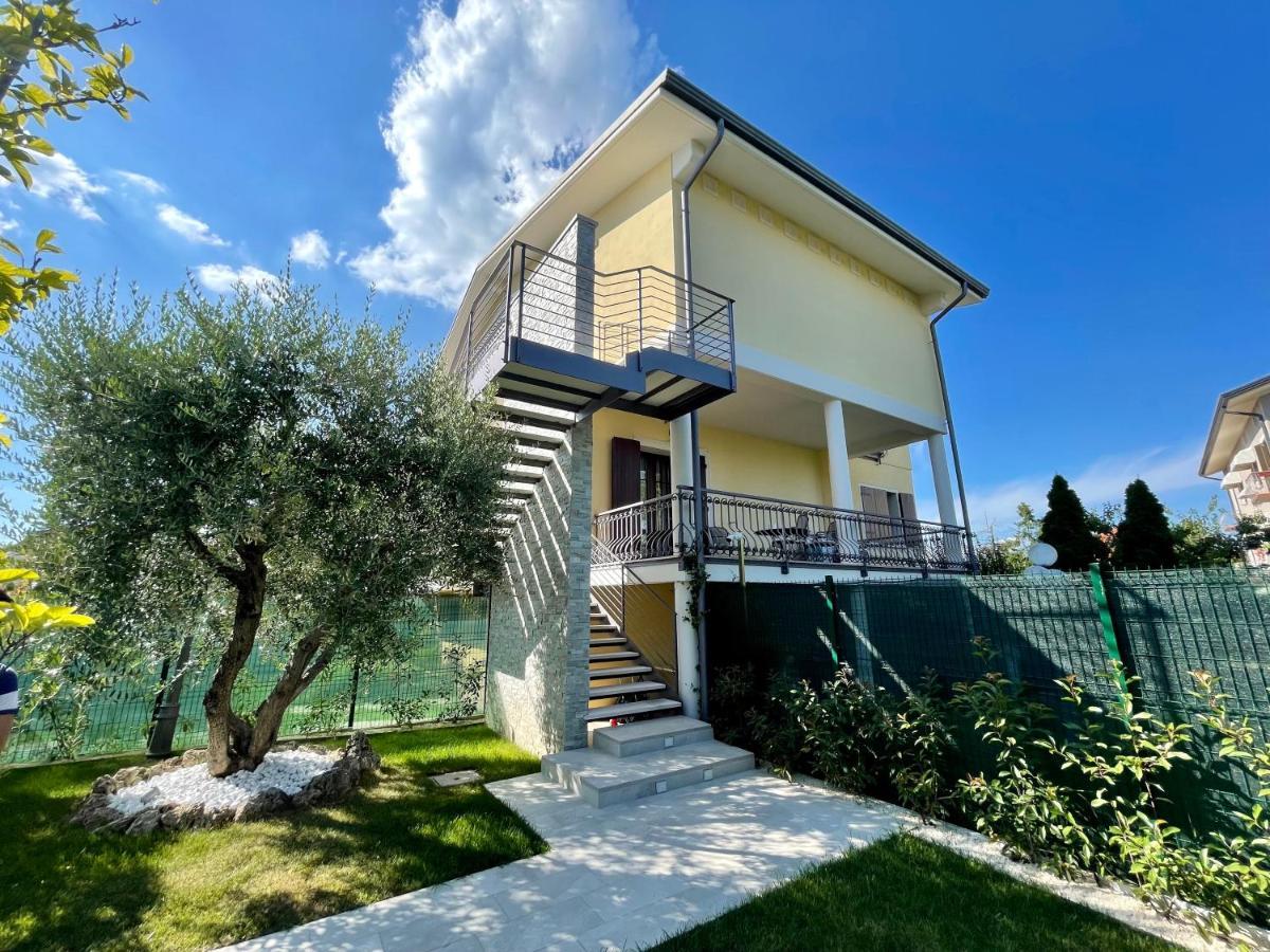 Villa Elena Desenzano del Garda Bagian luar foto