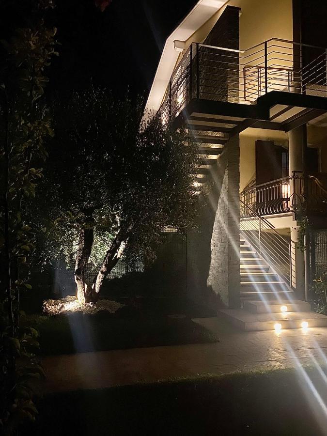 Villa Elena Desenzano del Garda Bagian luar foto