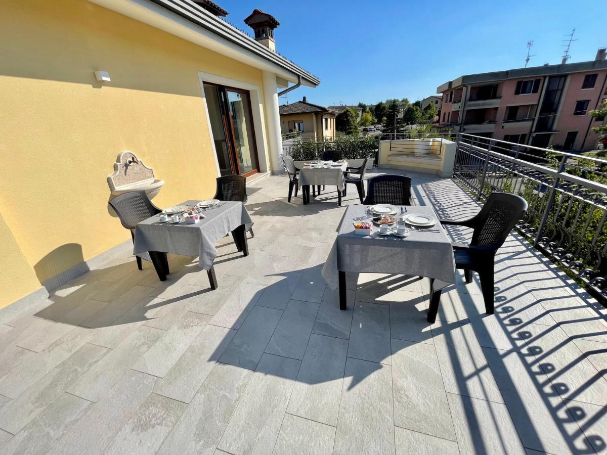 Villa Elena Desenzano del Garda Bagian luar foto