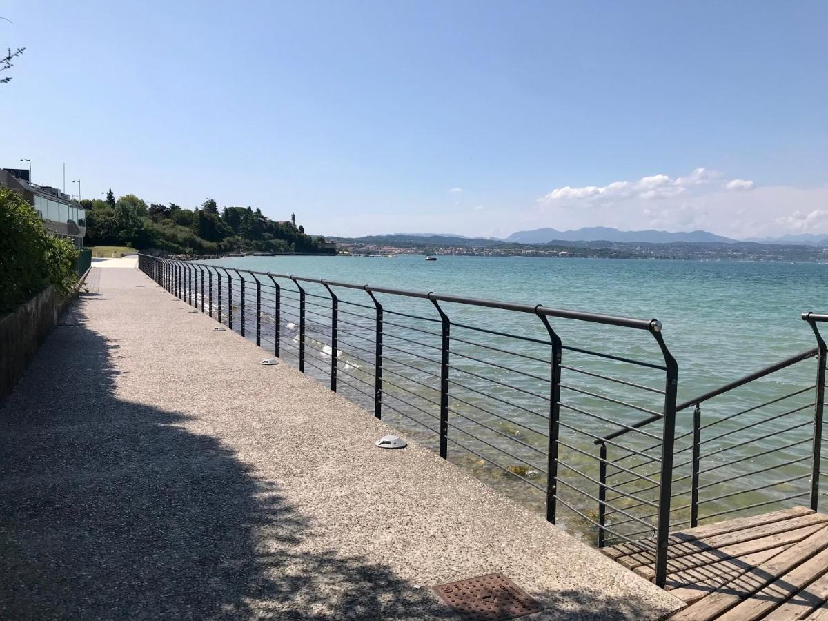 Villa Elena Desenzano del Garda Bagian luar foto