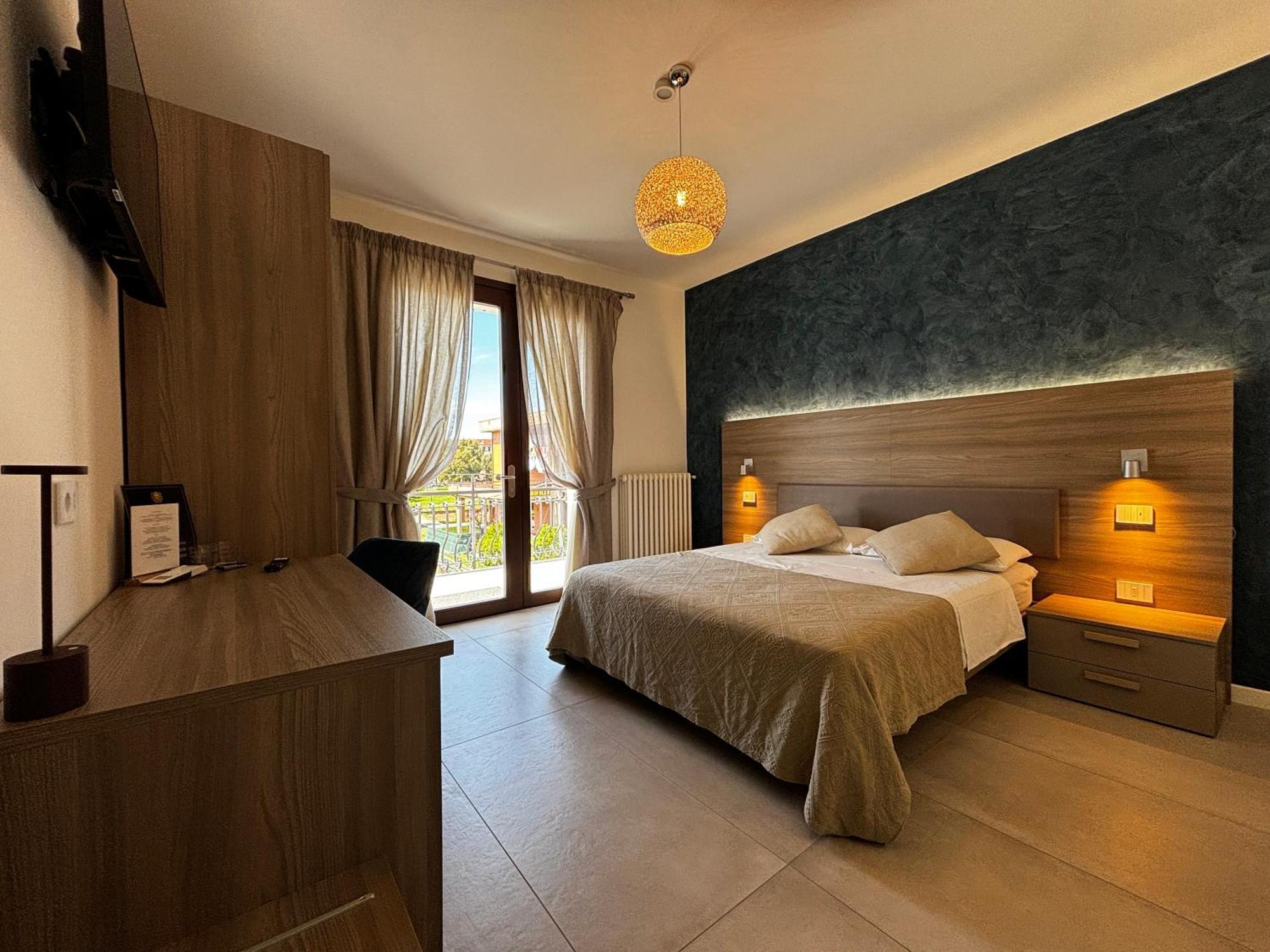 Villa Elena Desenzano del Garda Bagian luar foto